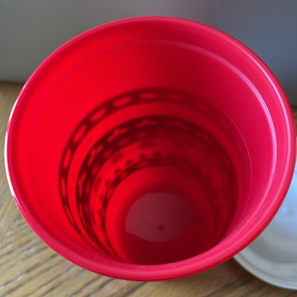 Starbucks 2013 Holiday Reusable Hot Cup Grande 16 oz Plastic Red Green NEW - Picture 3 of 4